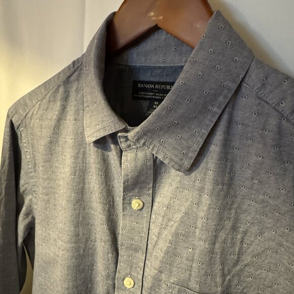 Banana Republic Slim-Fit Soft-Wash Button-Down Shirt – Medium - Picture 1 of 6